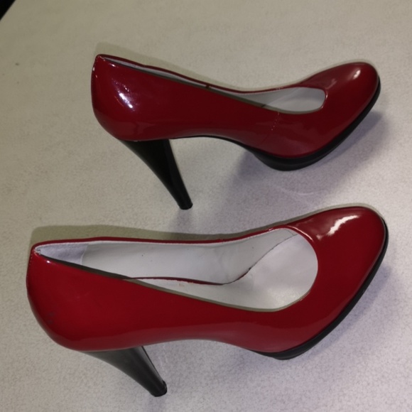 Nine West Heels - Picture 2 of 5